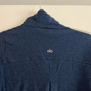 Alo yoga longsleeve shirt